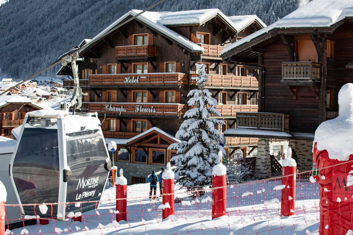 Hôtel Les Champs Fleuris - © Hôtel Les Champs Fleuris Hôtel Les Champs Fleuris