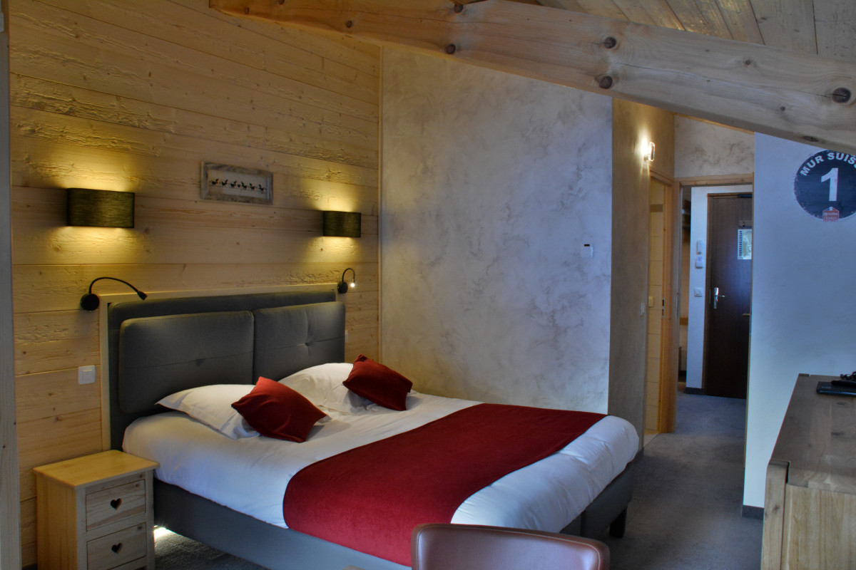 Chambre supérieure famille Les Côtes - © Hôtel Les Côtes Morzine Chambre supérieure famille Les Côtes