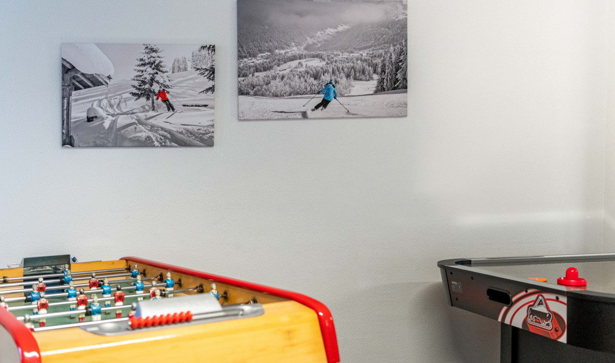 Salle de Jeux LD-8.jpg - © Hôtel Les Côtes Morzine Salle de Jeux LD-8.jpg