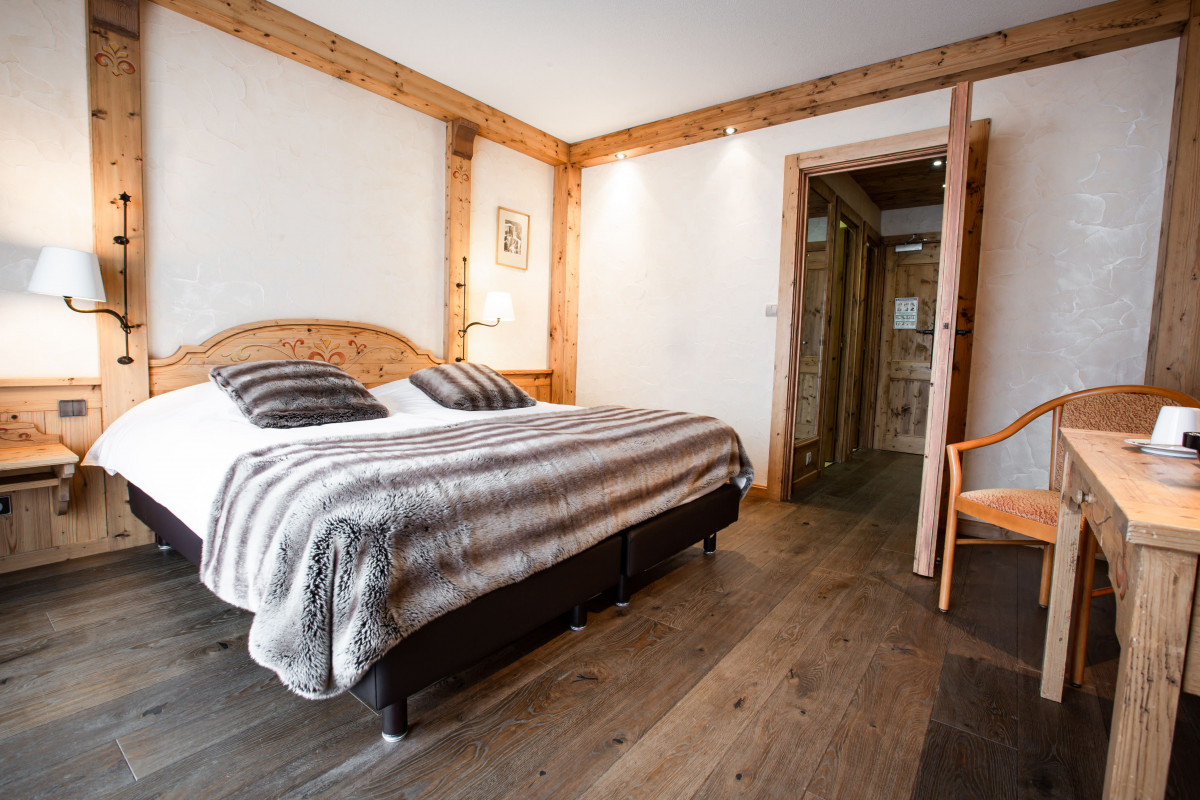 Les Champs Fleuris Hotel