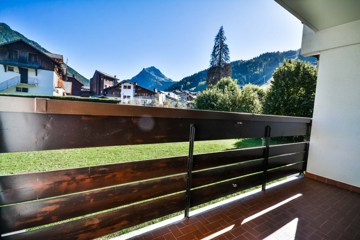 _lv_images__lot_0000050026_08_7739693