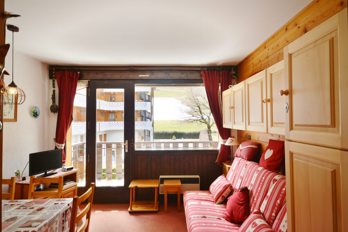 _lv_images__lot_0000060060_02_6930745