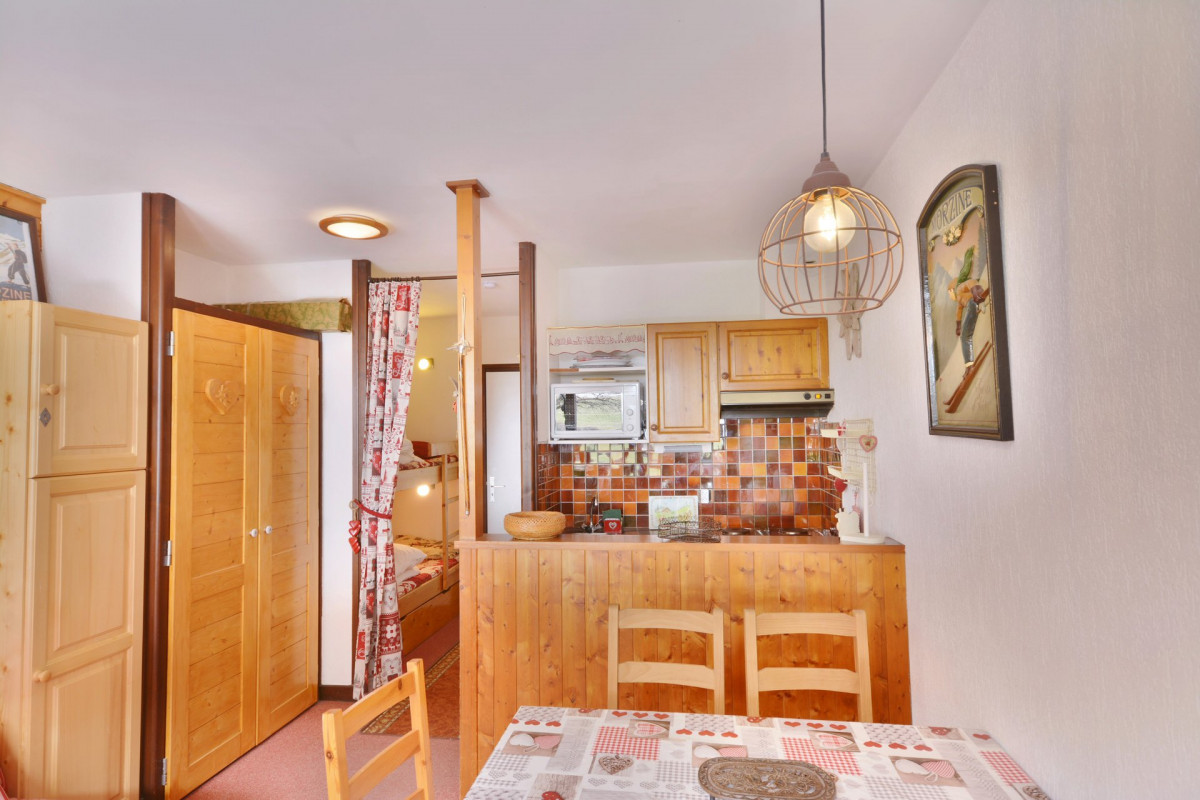 _lv_images__lot_0000060060_04_7167208 _lv_images__lot_0000060060_04_7167208