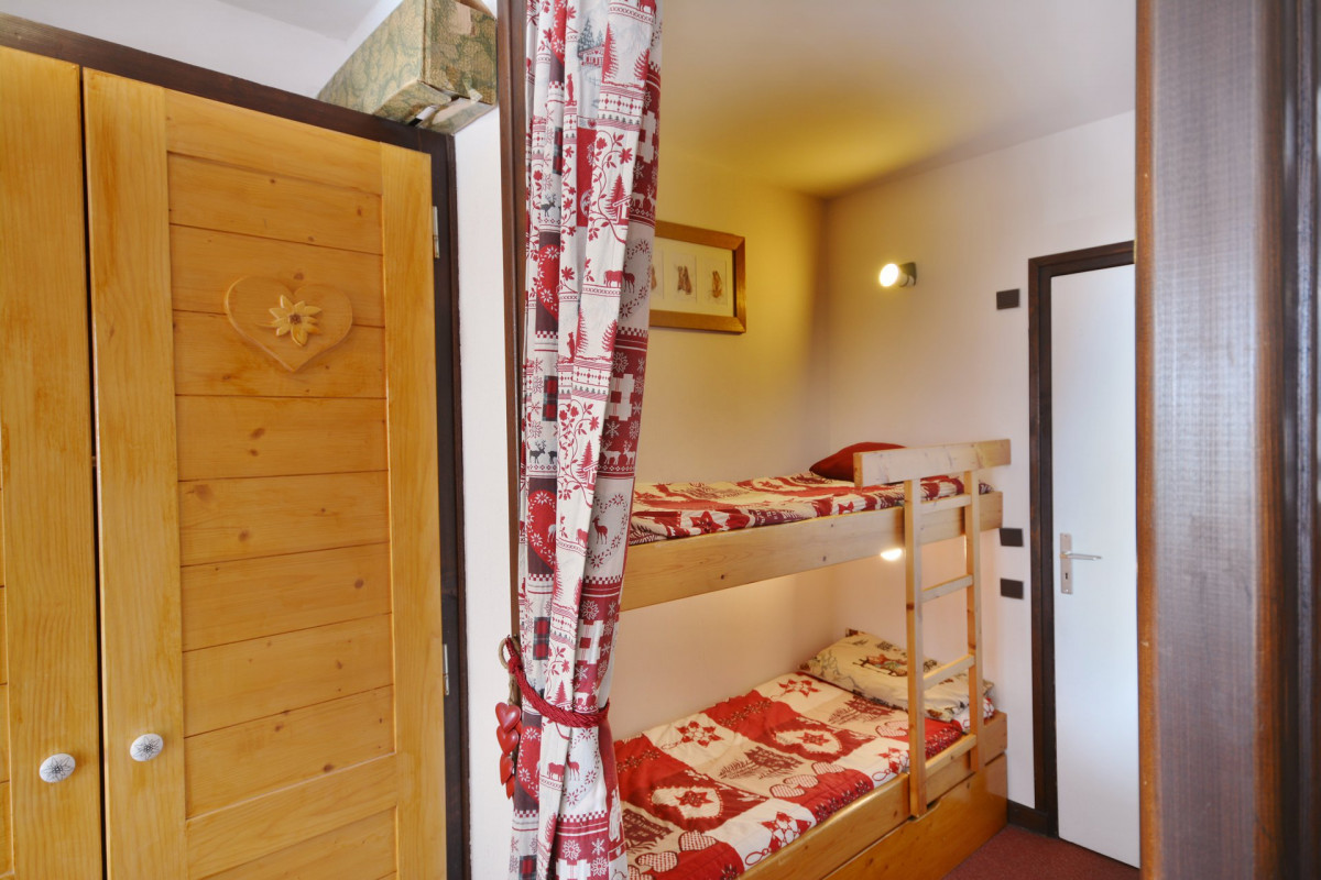 _lv_images__lot_0000060060_05_7167210 _lv_images__lot_0000060060_05_7167210