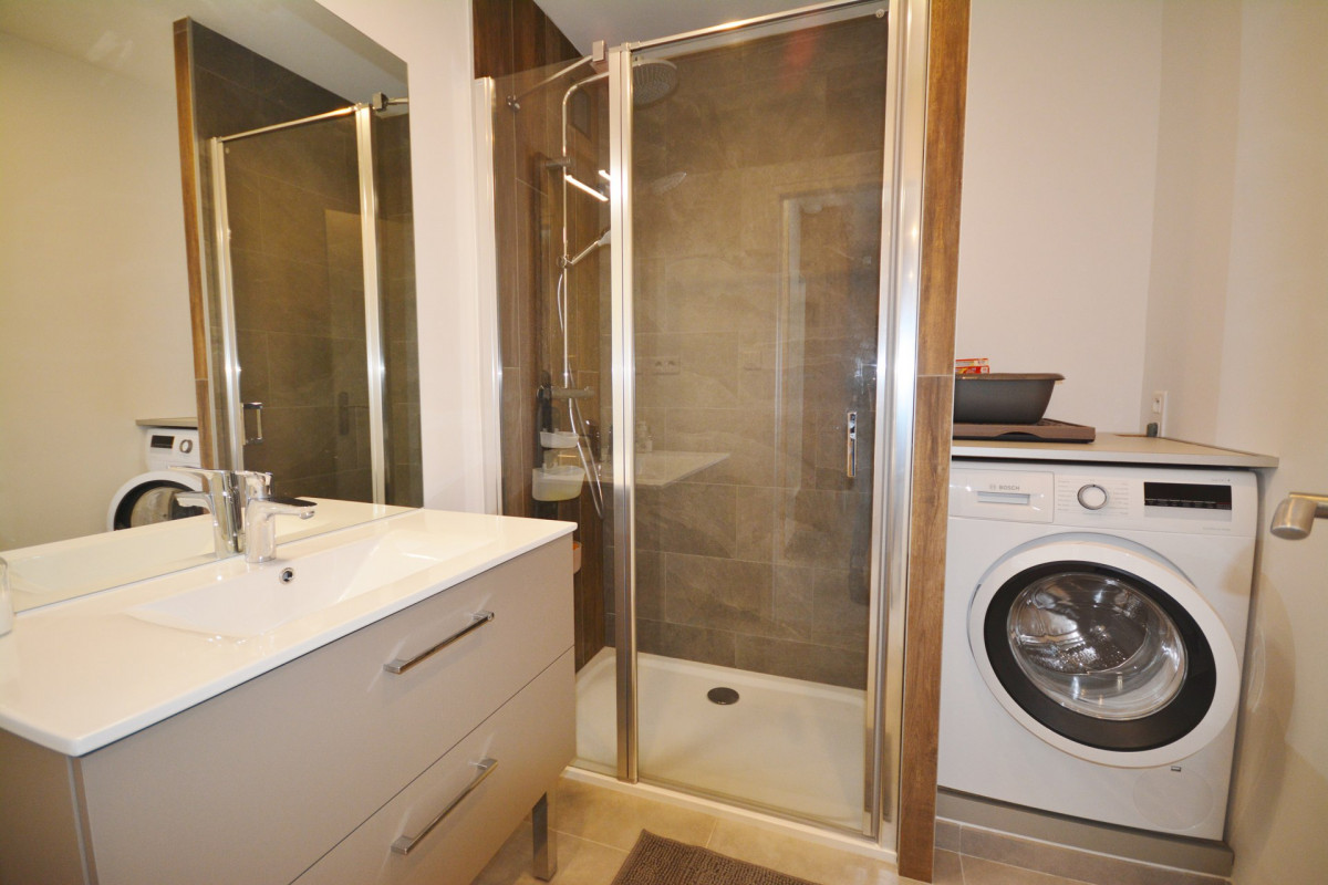 _lv_images__lot_0000100231_03_6793613