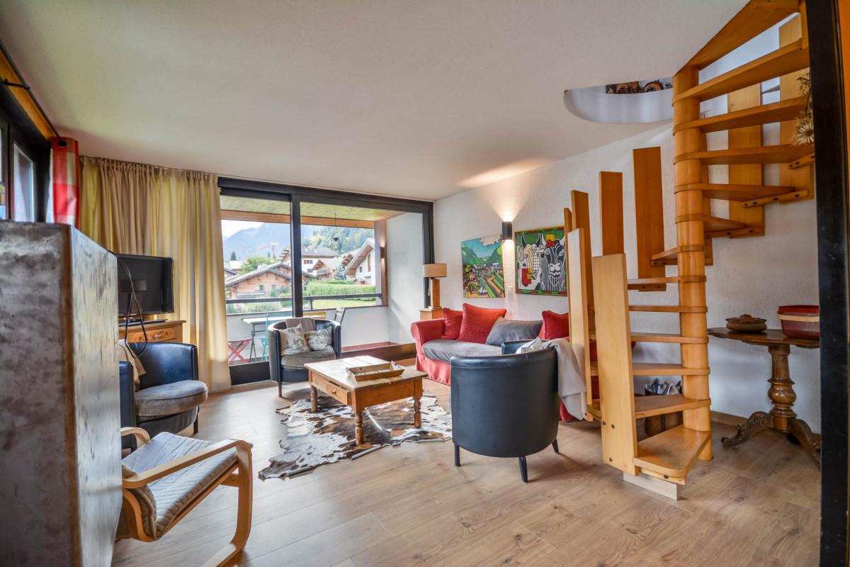 _lv_images__lot_0000150232_03_6611666