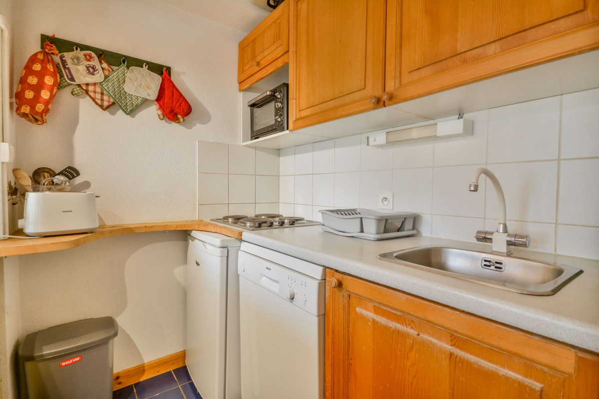 _lv_images__lot_0000750310_03_6611477