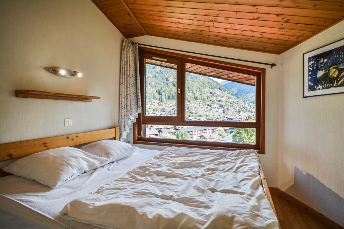 _lv_images__lot_0000750310_04_7151247 _lv_images__lot_0000750310_04_7151247