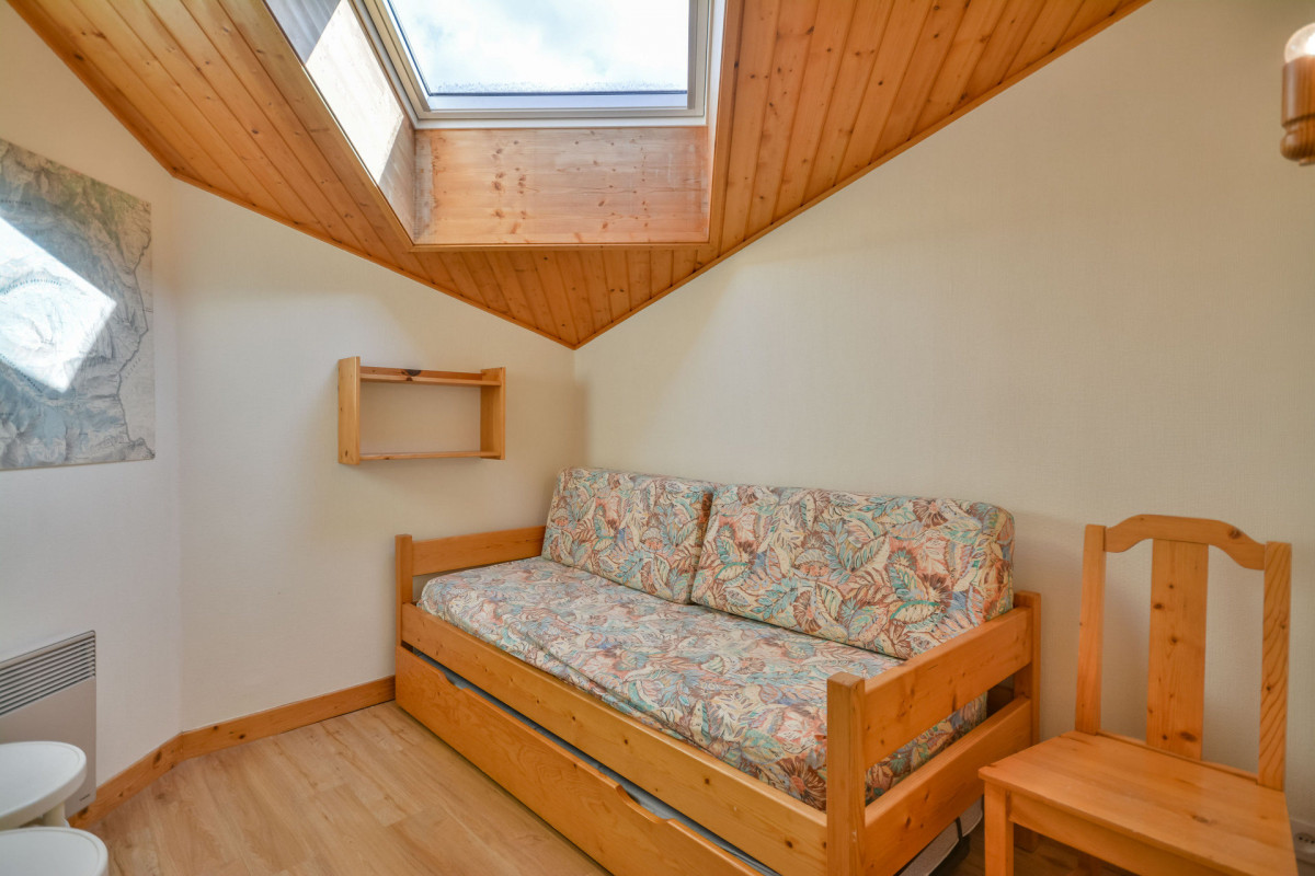 _lv_images__lot_0000750310_06_6629660