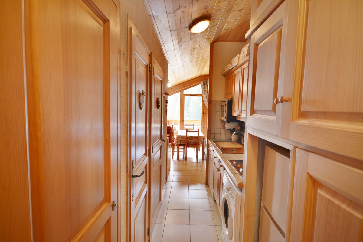 _lv_images__lot_0000920233_06_7046912