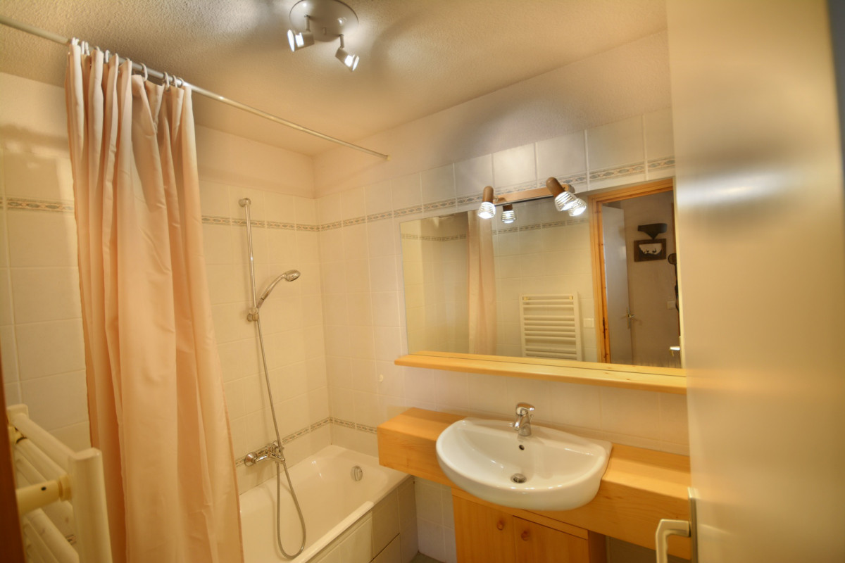 _lv_images__lot_0001020120_09_7746902