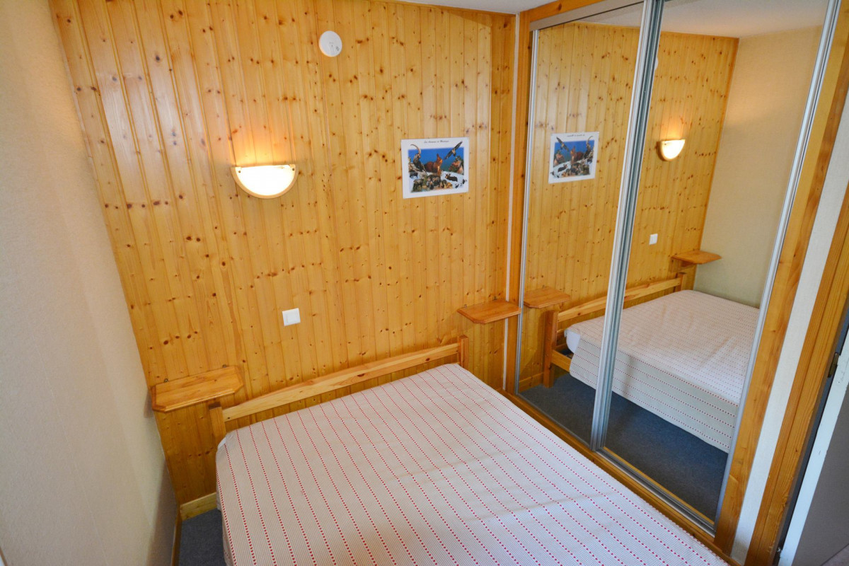 _lv_images__lot_0001020204_09_6930469