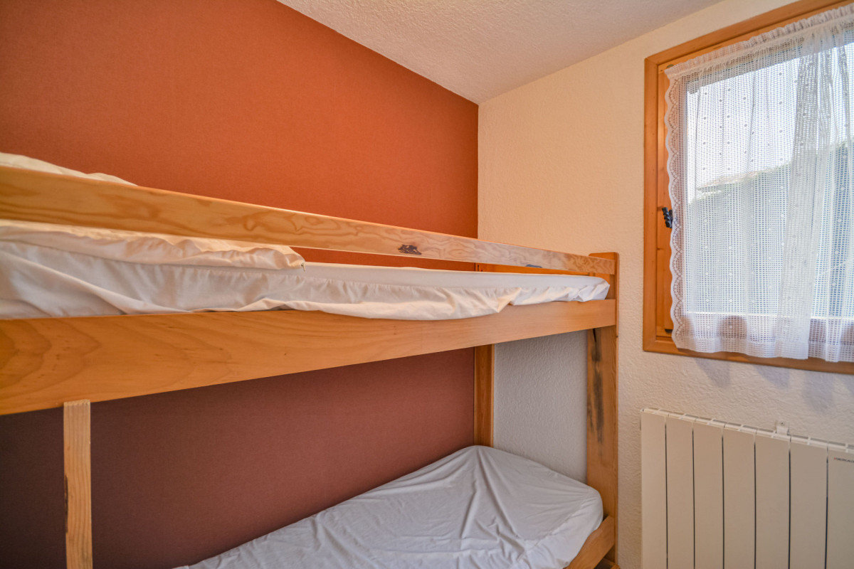 _lv_images__lot_0020392229_06_6881537