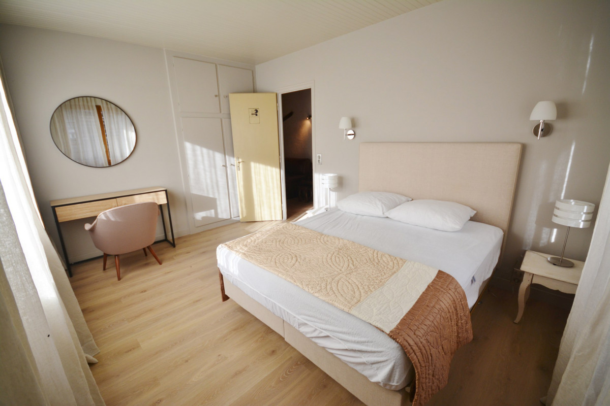 _lv_images__lot_0020392239_03_7123842