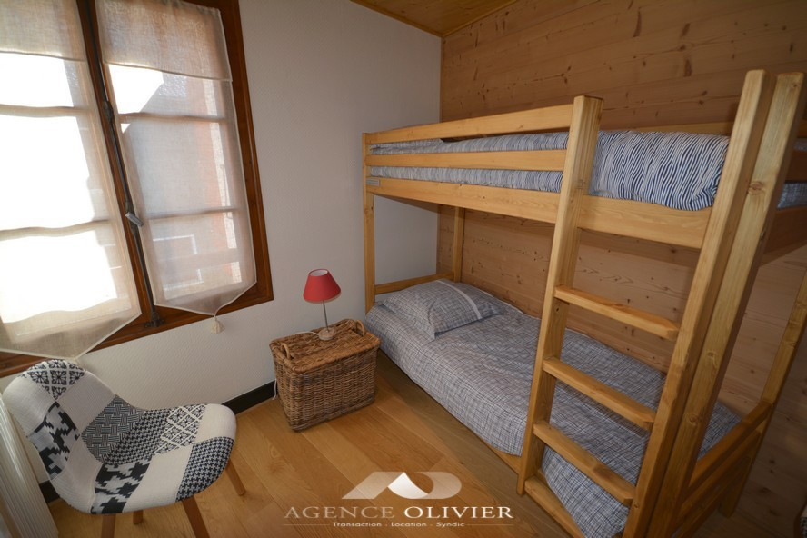 _lv_images__lot_0020392240_05_6969181