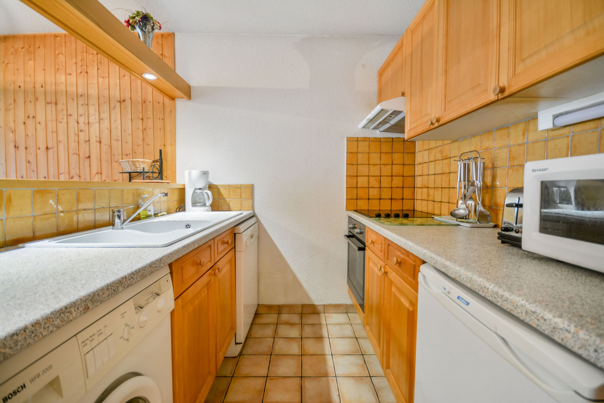 _lv_images__lot_0020392250_04_6888838