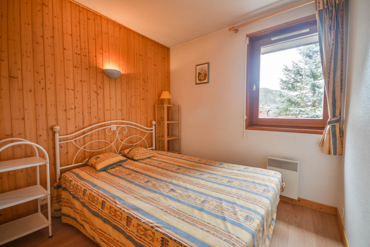 _lv_images__lot_0020392250_06_6718812