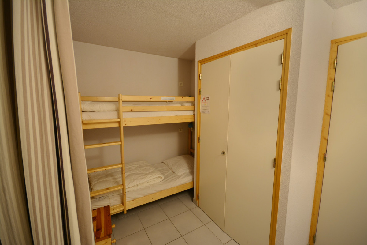 _lv_images__lot_0020392266_04_7007285