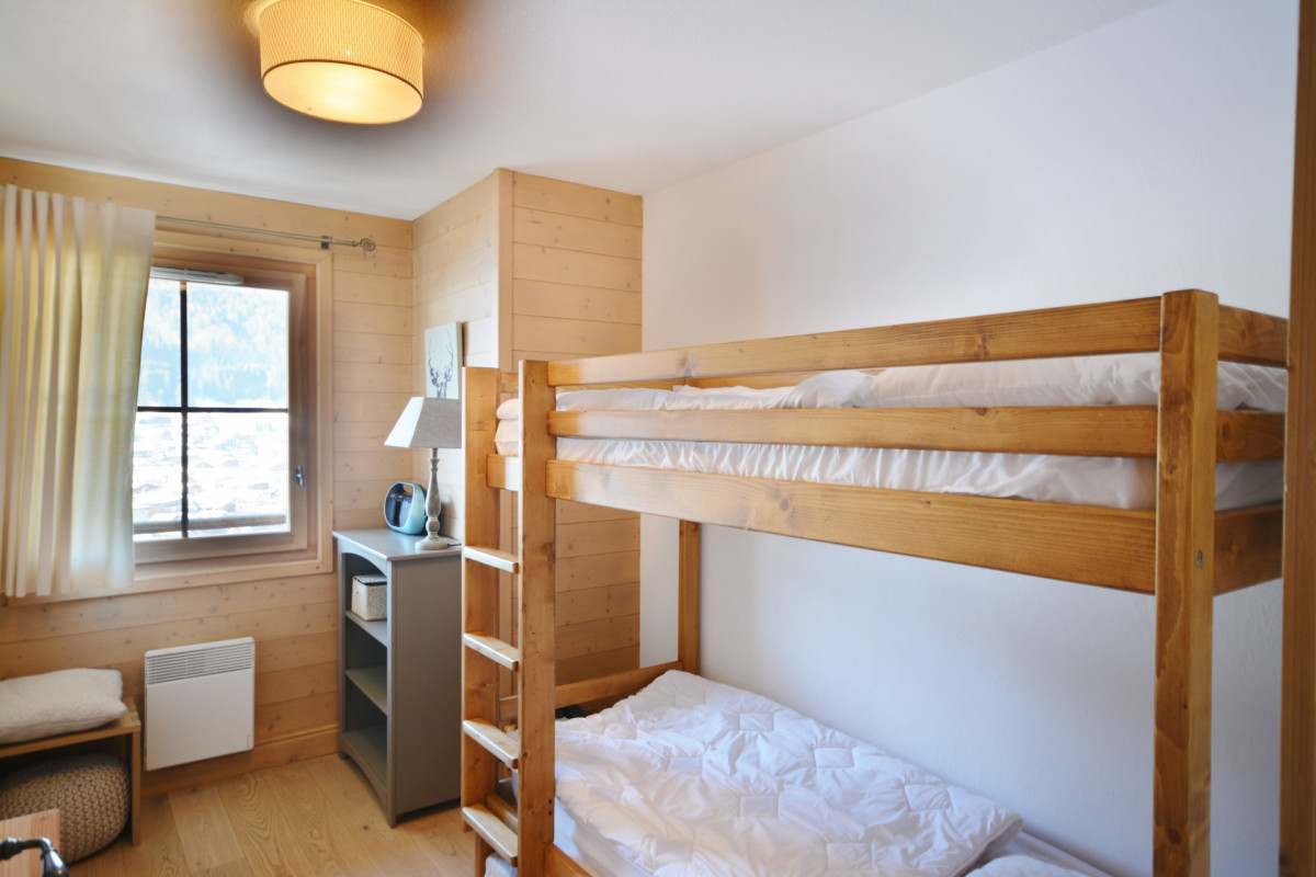 _lv_images__lot_0020392305_05_6699108