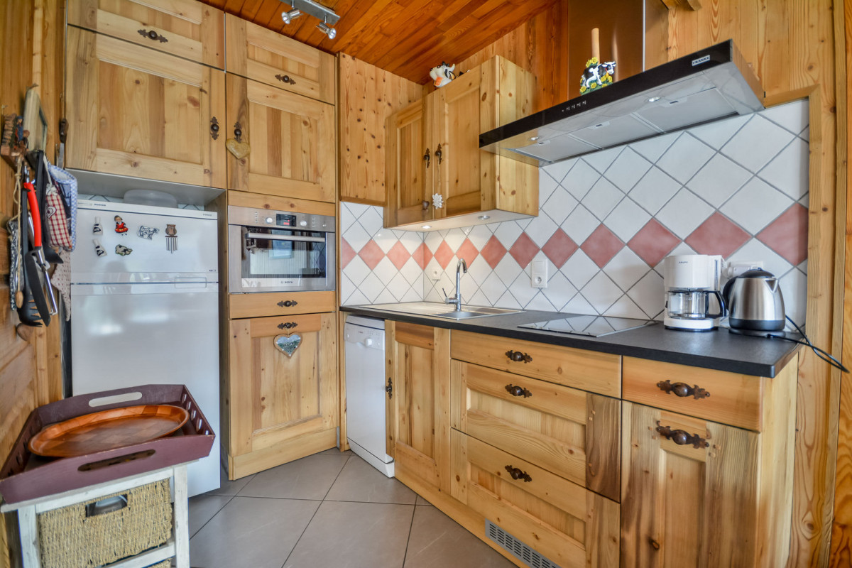 _lv_images__lot_0020392410_03_6957780