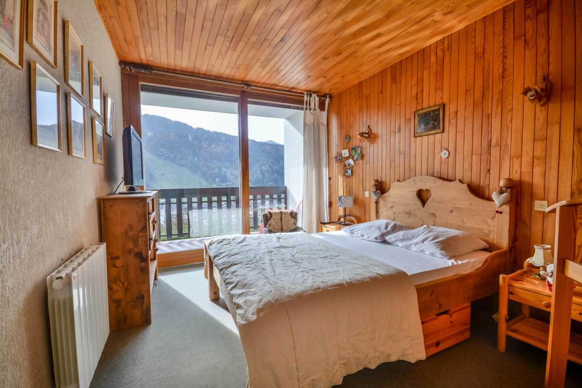 _lv_images__lot_0020392410_05_6957784