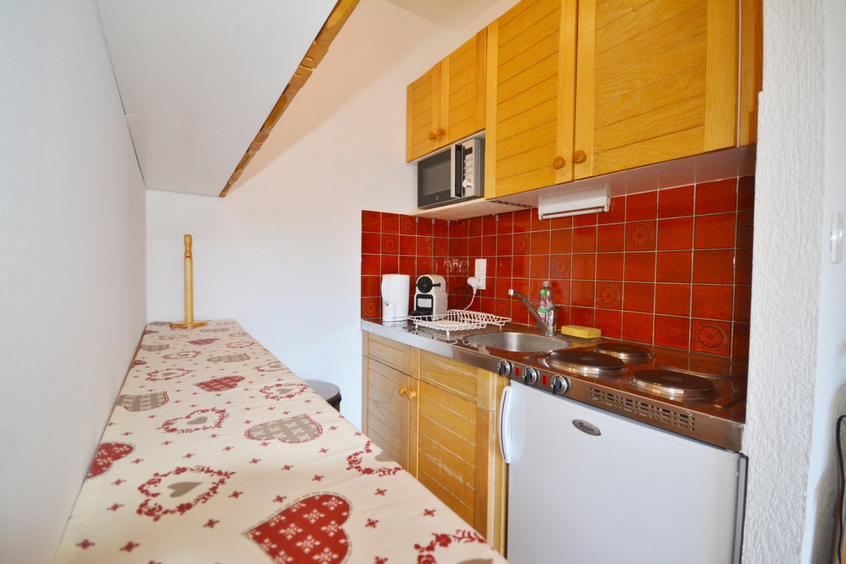 _lv_images__lot_0020392413_05_6770530