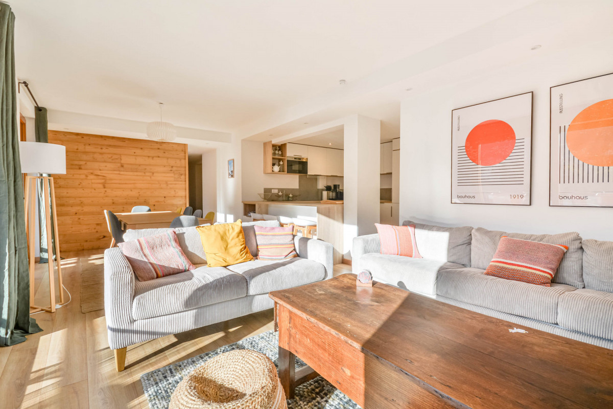 _lv_images__lot_0020392420_02_7245459