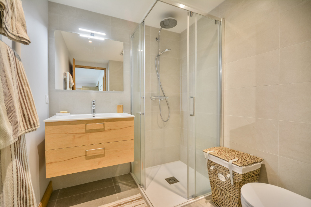 _lv_images__lot_0020392425_07_6892193