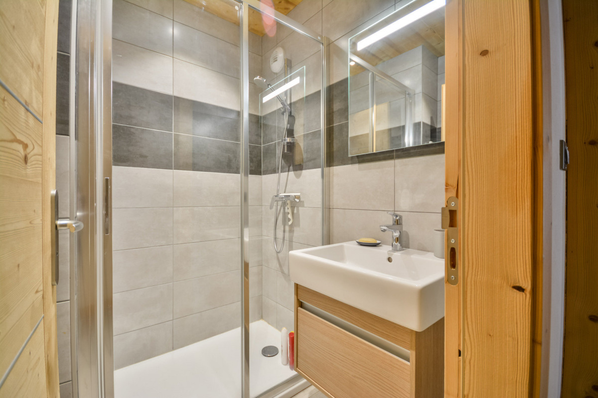 _lv_images__lot_0020392426_07_7108325