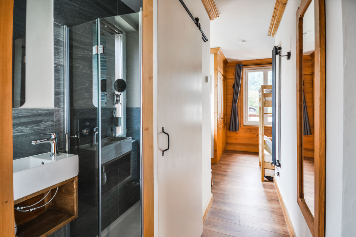 _lv_images__lot_0020392447_05_6892258