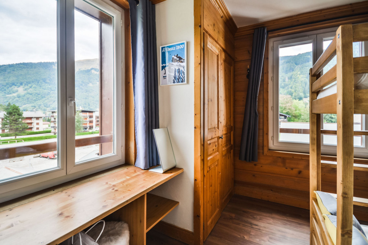 _lv_images__lot_0020392447_06_6778904