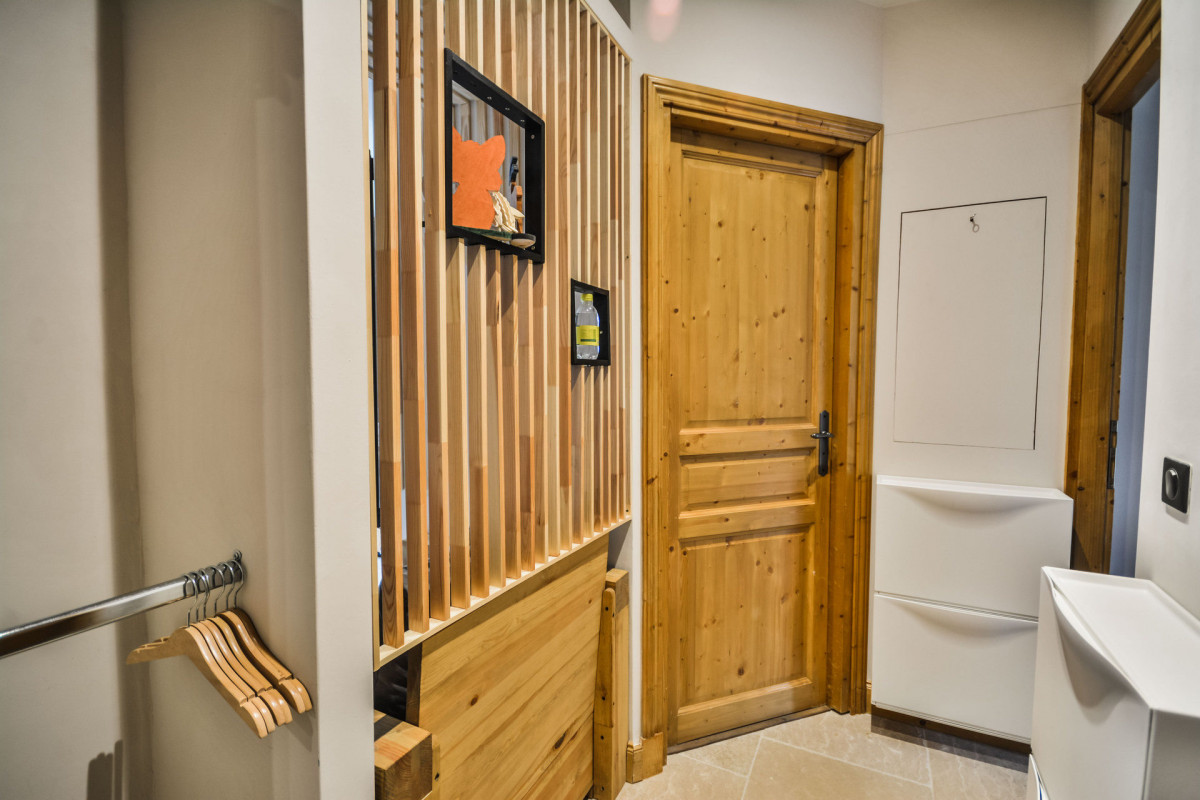 _lv_images__lot_0020392447_09_6892264