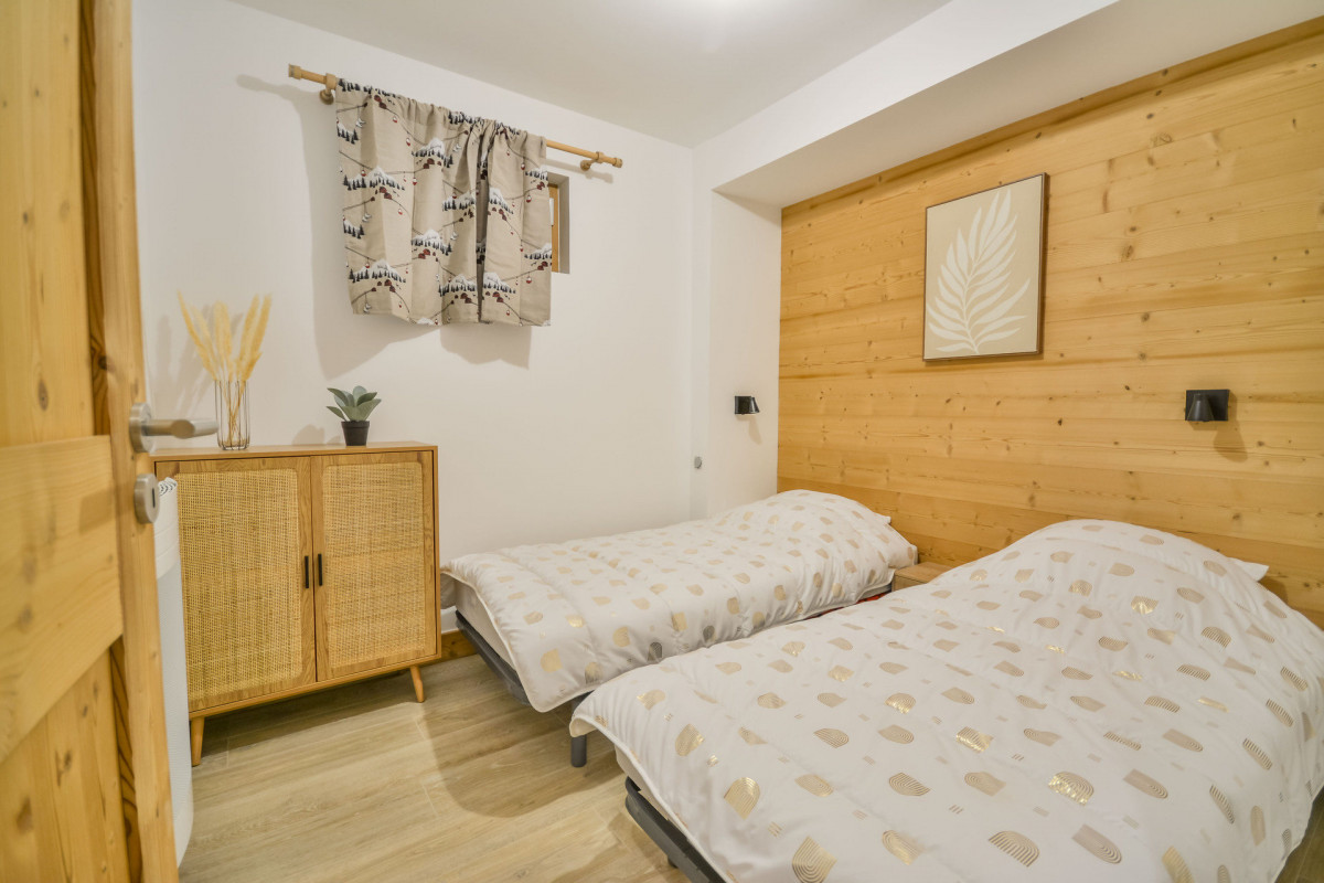 _lv_images__lot_0020392464_09_6797164