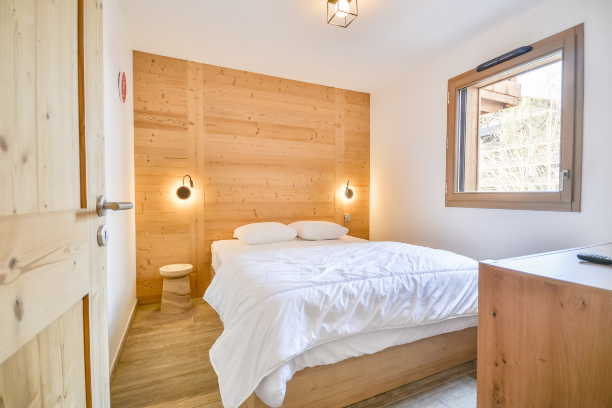 _lv_images__lot_0020392466_05_7224837