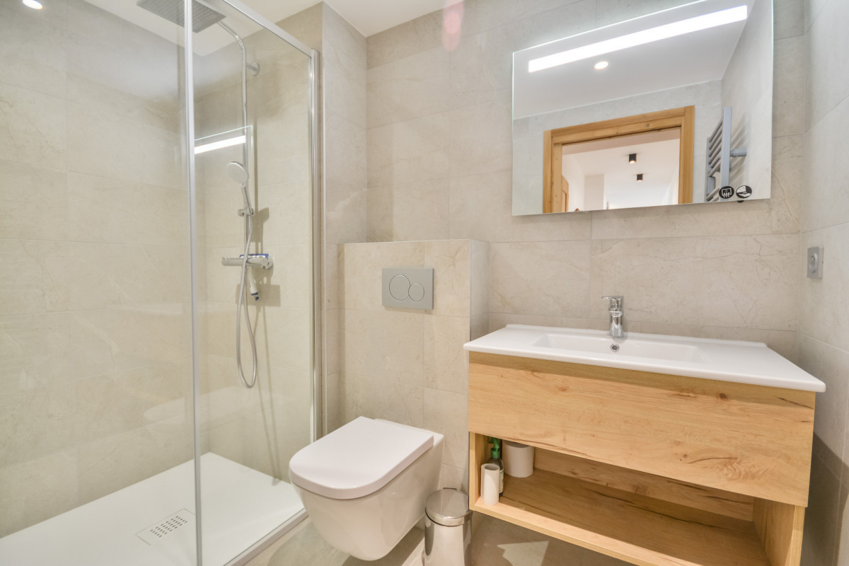 _lv_images__lot_0020392466_08_7224840