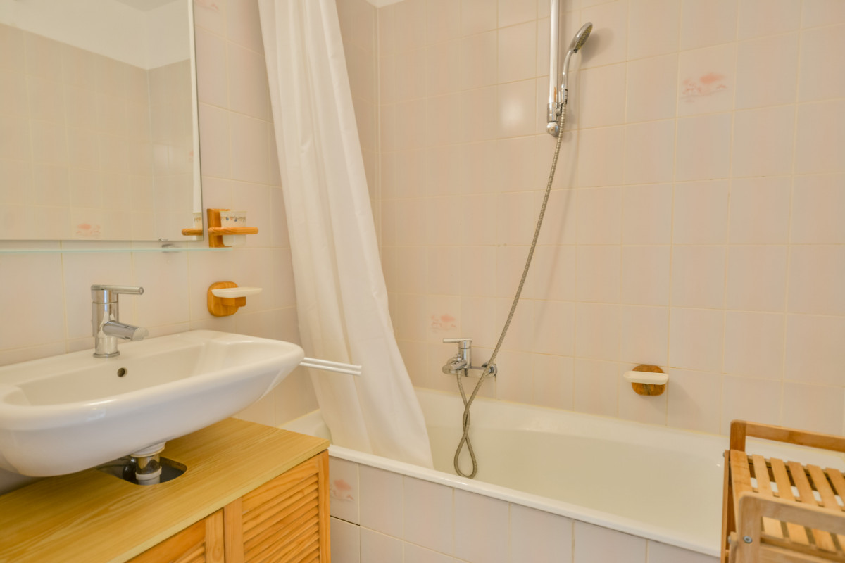 _lv_images__lot_0020392477_06_7123985