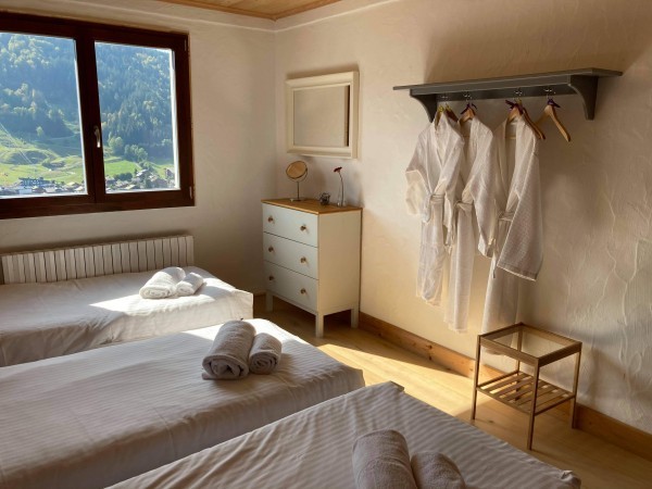 chambre-4-3-lits-simples-3818847