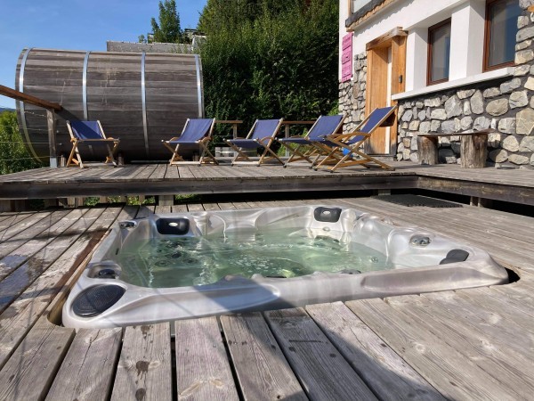 jacuzzi-exterieur-3818854