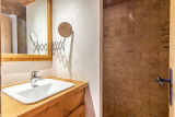 _lv_images__lot_0021200010_08_7736593