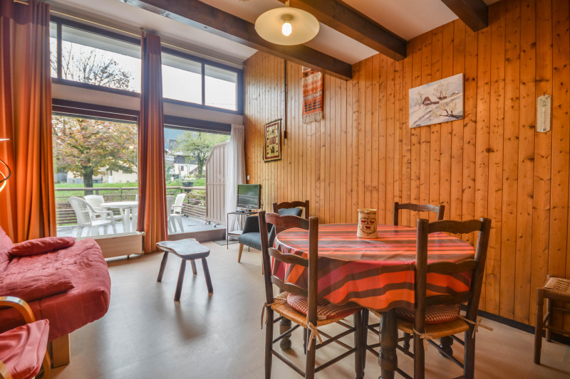 _lv_images__lot_0000040028_01_6881202