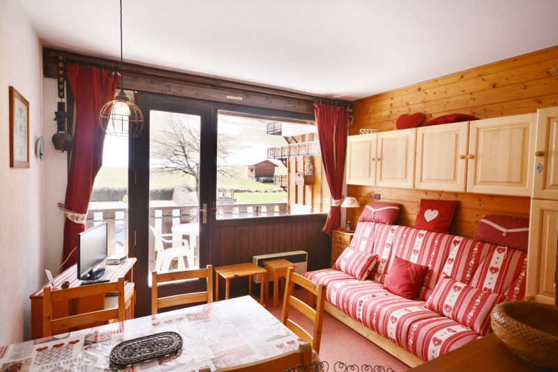 _lv_images__lot_0000060060_01_6915585