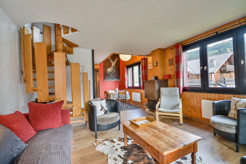 _lv_images__lot_0000150232_01_7224494