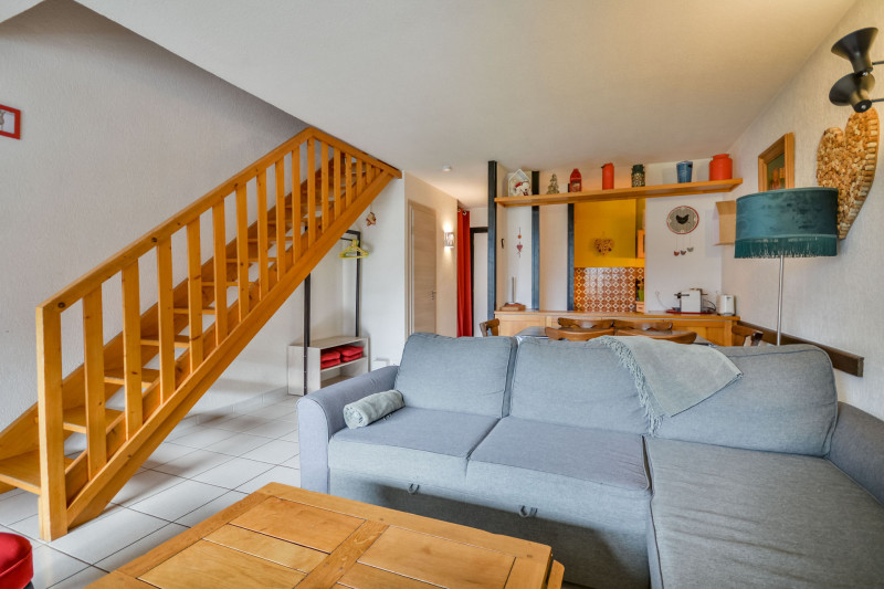 _lv_images__lot_0000150309_01_6812465