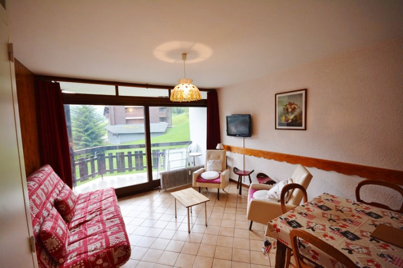 _lv_images__lot_0020392227_01_6824350