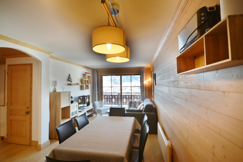 _lv_images__lot_0020392305_01_7003025