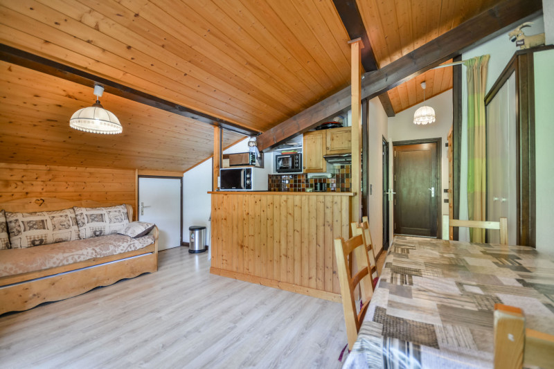 _lv_images__lot_0020392438_01_6862256