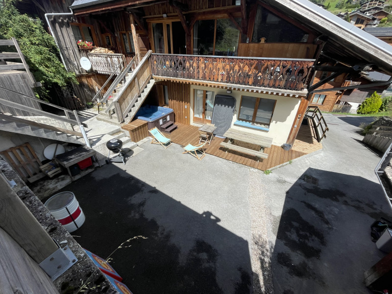 SQUIRRELS NEST MORZINE